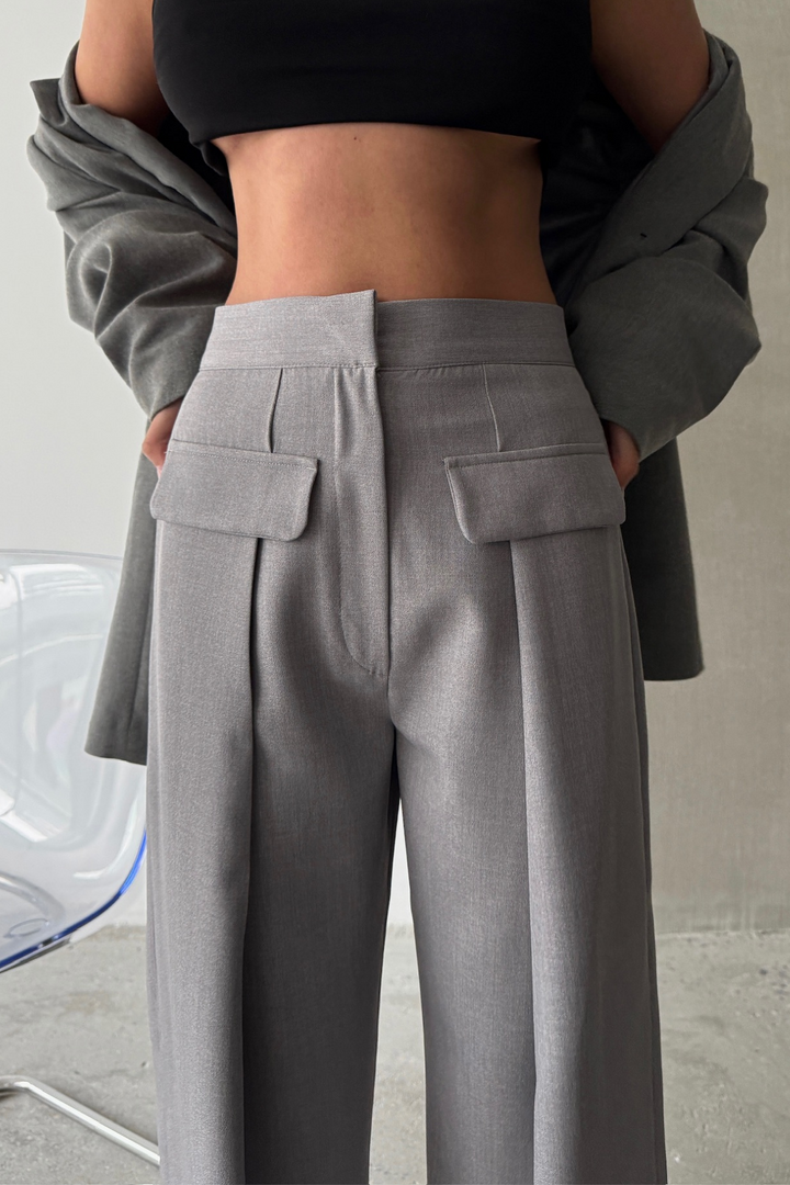CLOSED WIDE PILE POCKET FLAP DETAILED PANTS