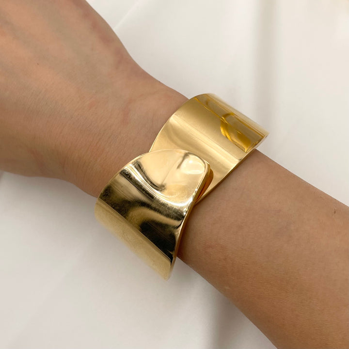 Steel bracelet