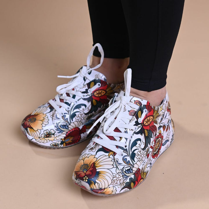 https://yoncy.bg/image/catalog/Website_Banners/summer23shoes/Untitled design - 2023-04-16T005717.206.jpg-2