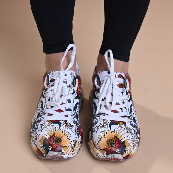 https://yoncy.bg/image/catalog/Website_Banners/summer23shoes/Untitled design - 2023-04-16T00-4