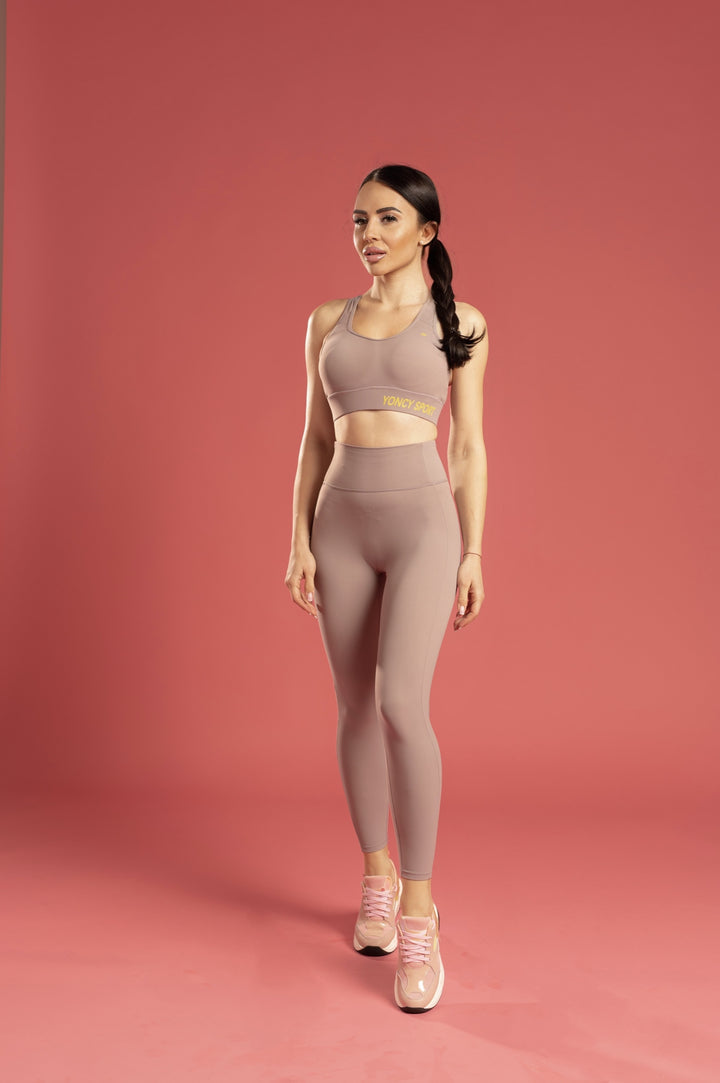 https://yoncy.bg/image/catalog/Yoncy_models_images/SS2022/Champagne Sport set/1647822506642816.jpg-2