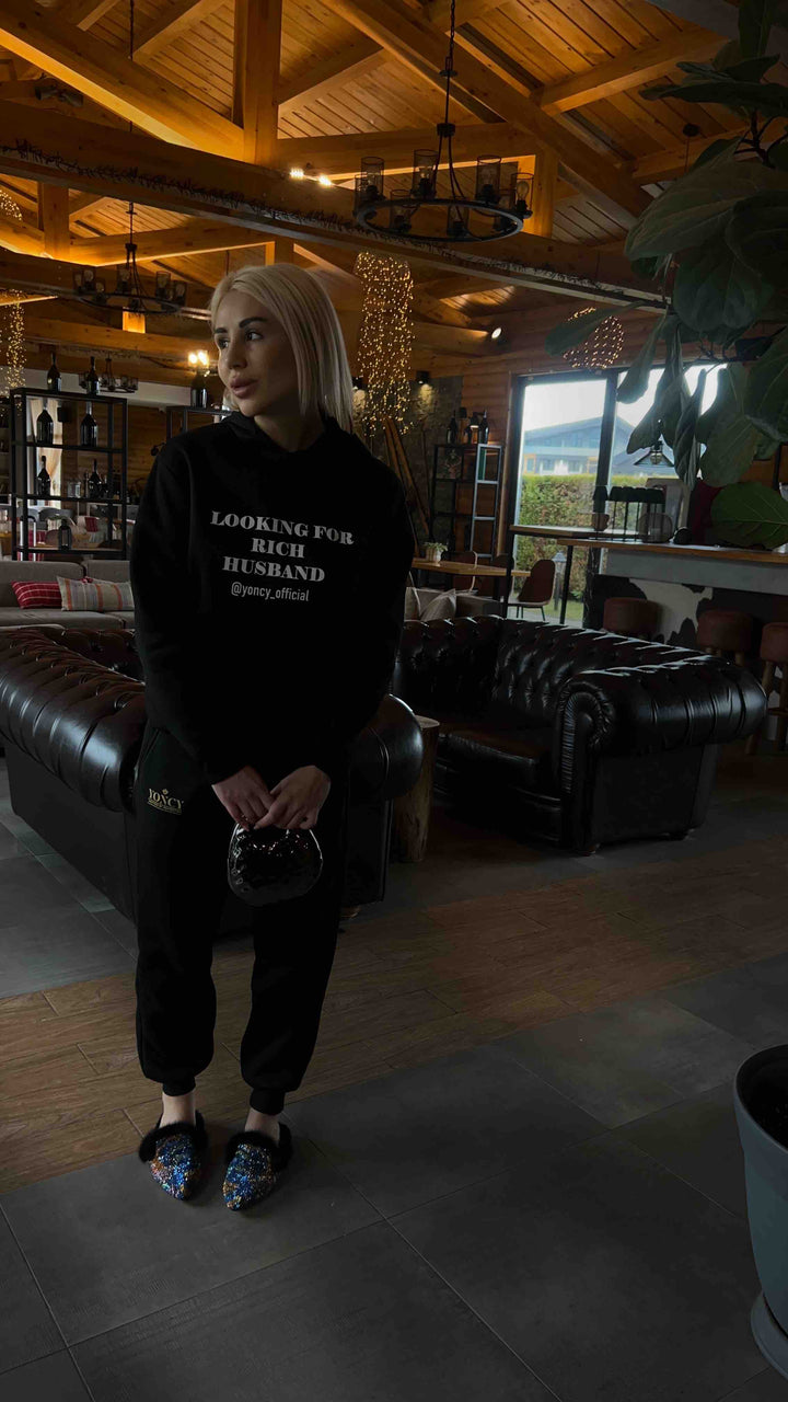LOOKING FOR RICH HUSBAND HOODIE