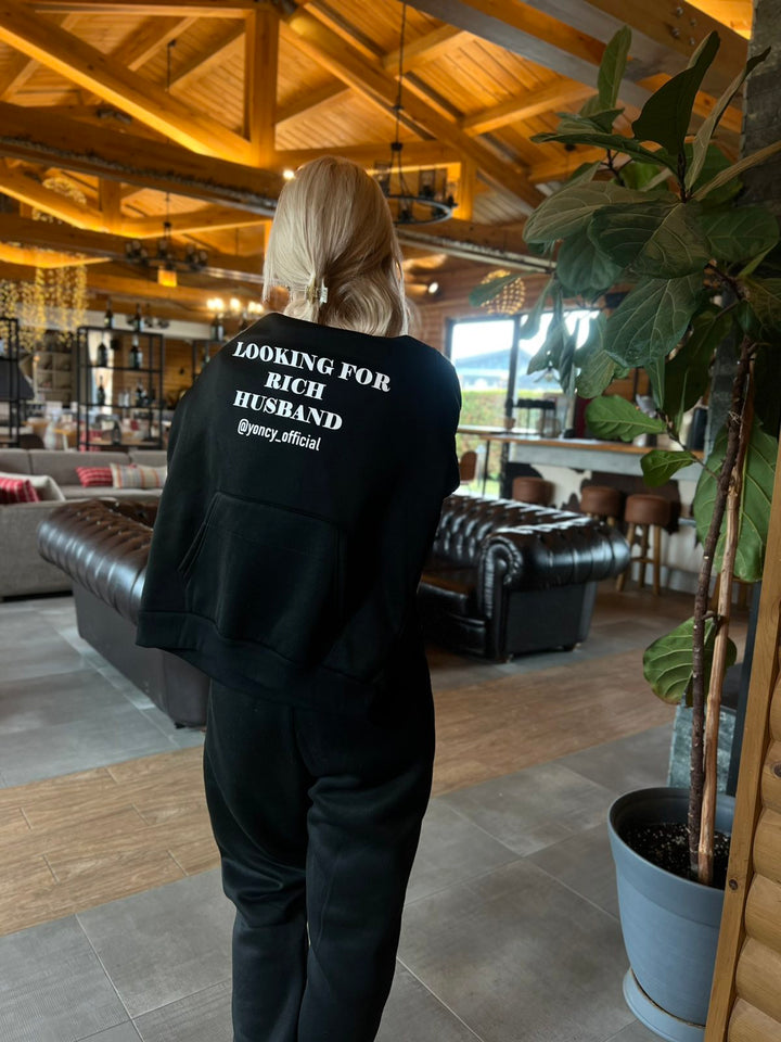 LOOKING FOR RICH HUSBAND HOODIE