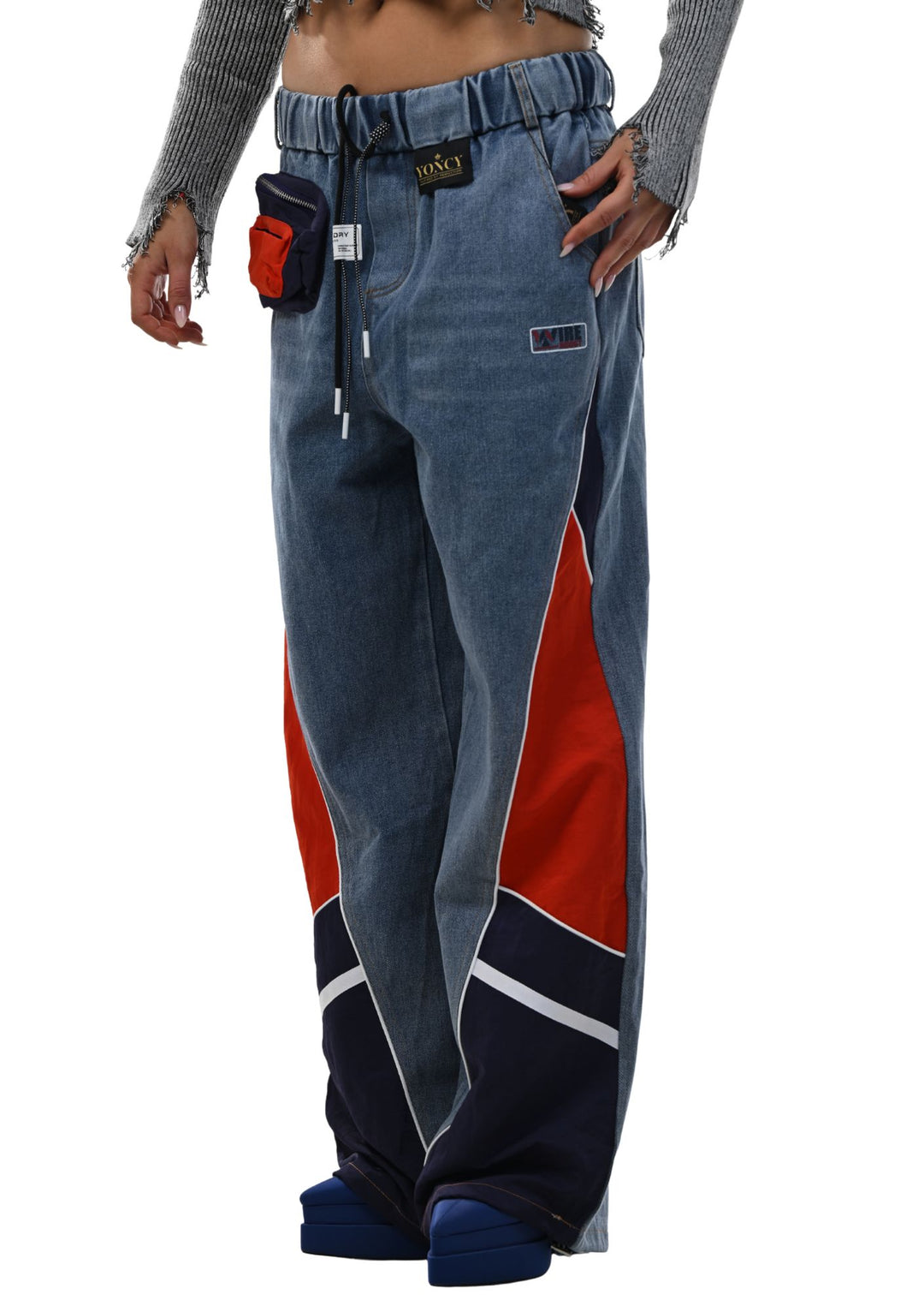 Modern wide-leg flared jeans