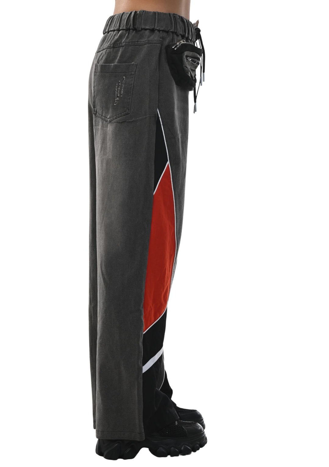 Modern wide-leg flared jeans