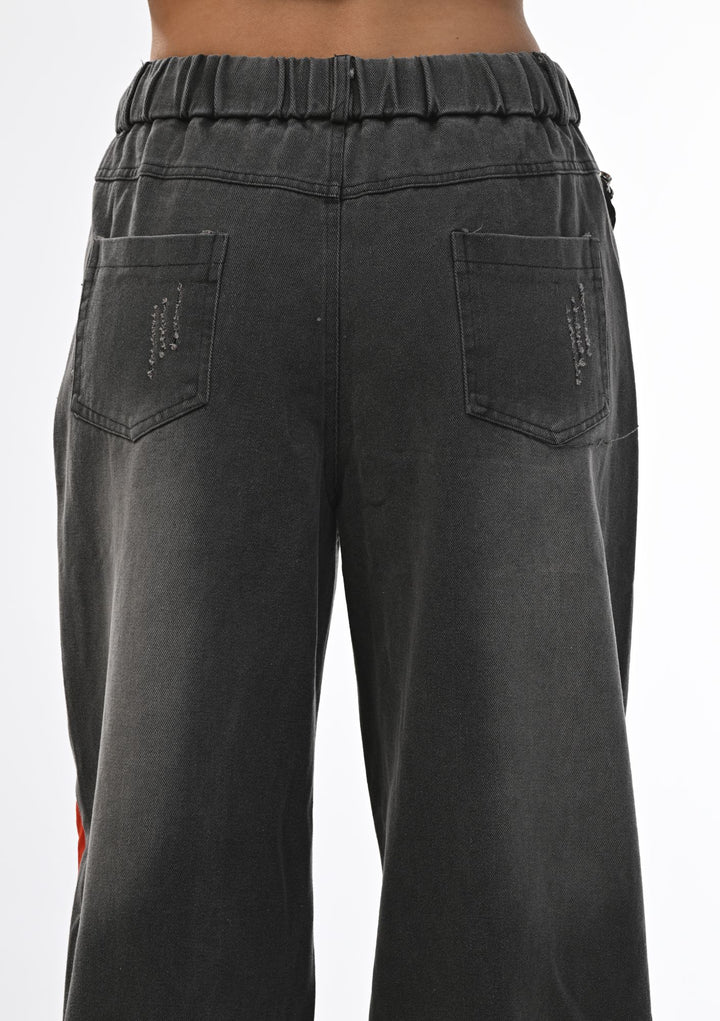 Modern wide-leg flared jeans