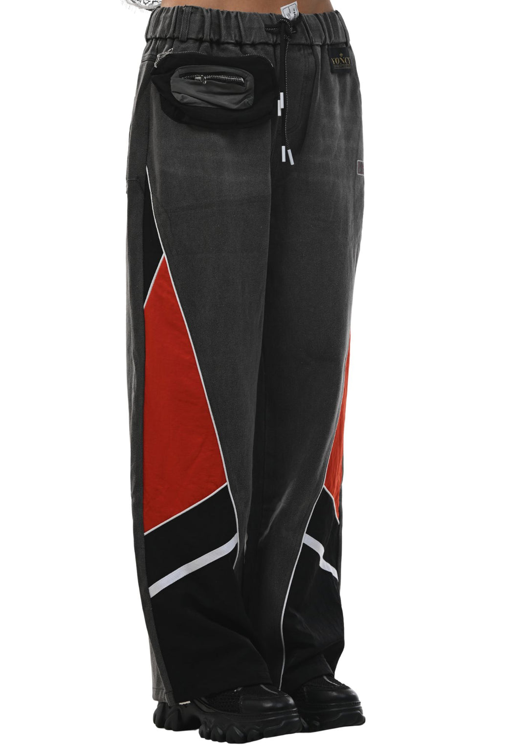 Modern wide-leg flared jeans