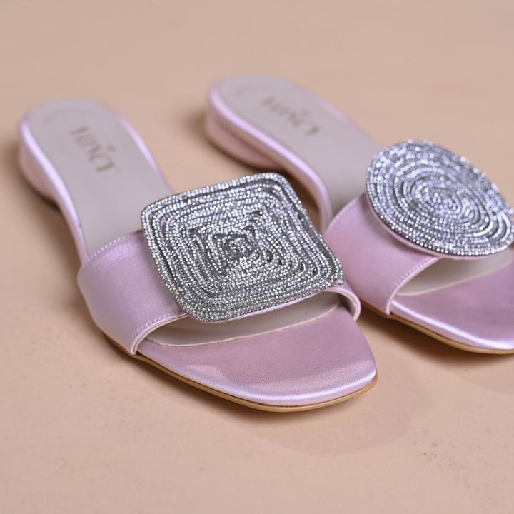 https://yoncy.bg/image/catalog/Website_Banners/summer23shoes/sandal zelen 23/розов чех-3