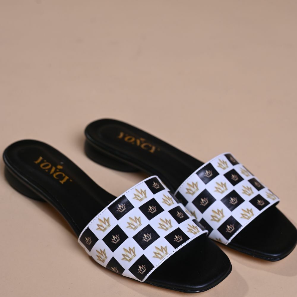 https://yoncy.bg/image/catalog/Website_Banners/summer23shoes/Untitled design - 2023-04-16T144659.019.jpg-2